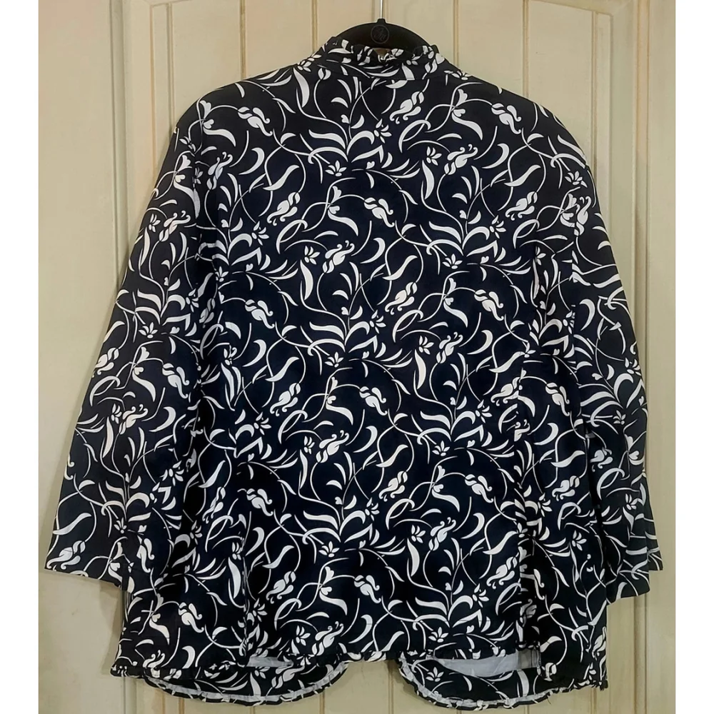 Chicos Black Floral Open Front Jacket Women’s 3/4 Sleeve Size 3 (XL)